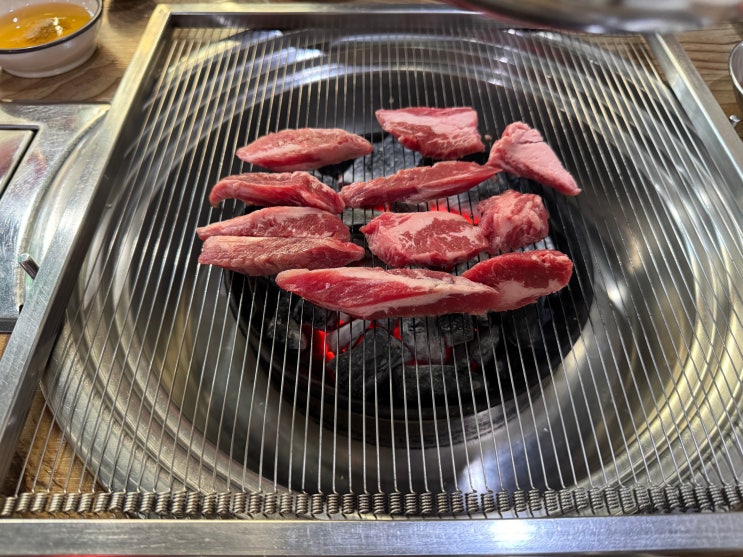  [완주 근본 맛집] 진짜가 나타났다!  얼굴 다 가려지는 왕냉면 + 소갈비살 700g의 역대급 비주얼 '은행나무갈매기'