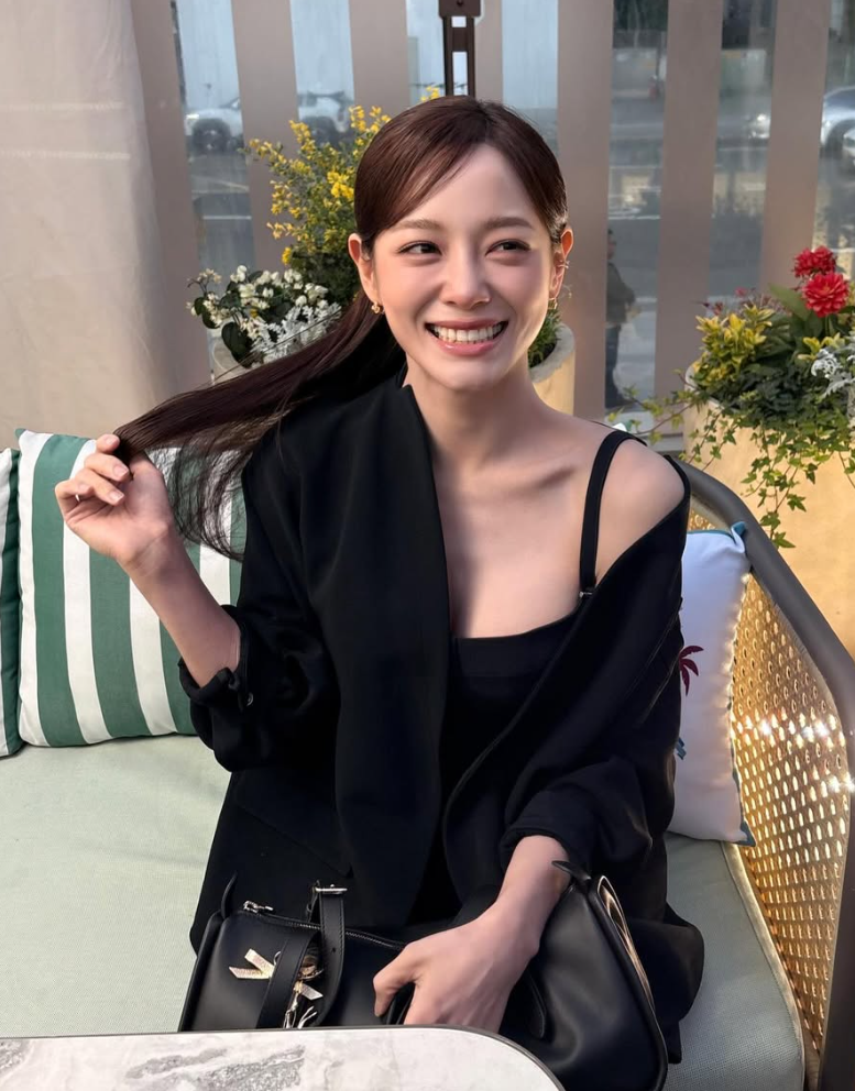 김세정이 다시 유독 눈에 들어온 이유… 아이오아이 10주년 컴백 앞두고 달라진 분위기