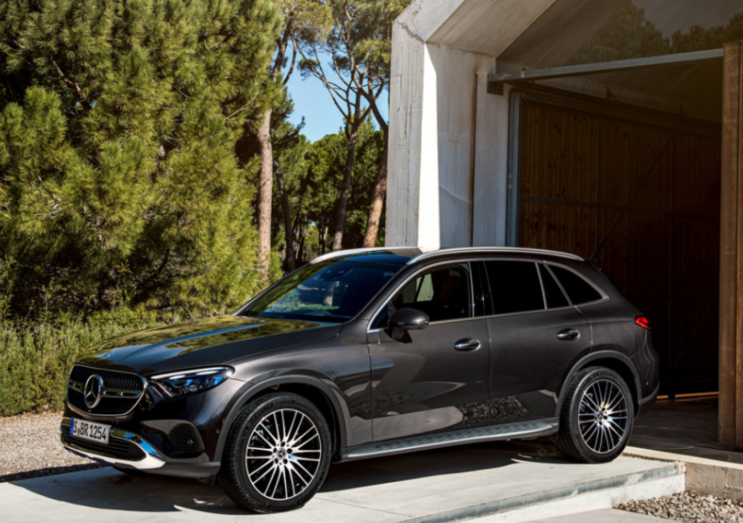  벤츠 GLC 350e 국내 출시, 연비와 가격에 숨겨진 반전은?