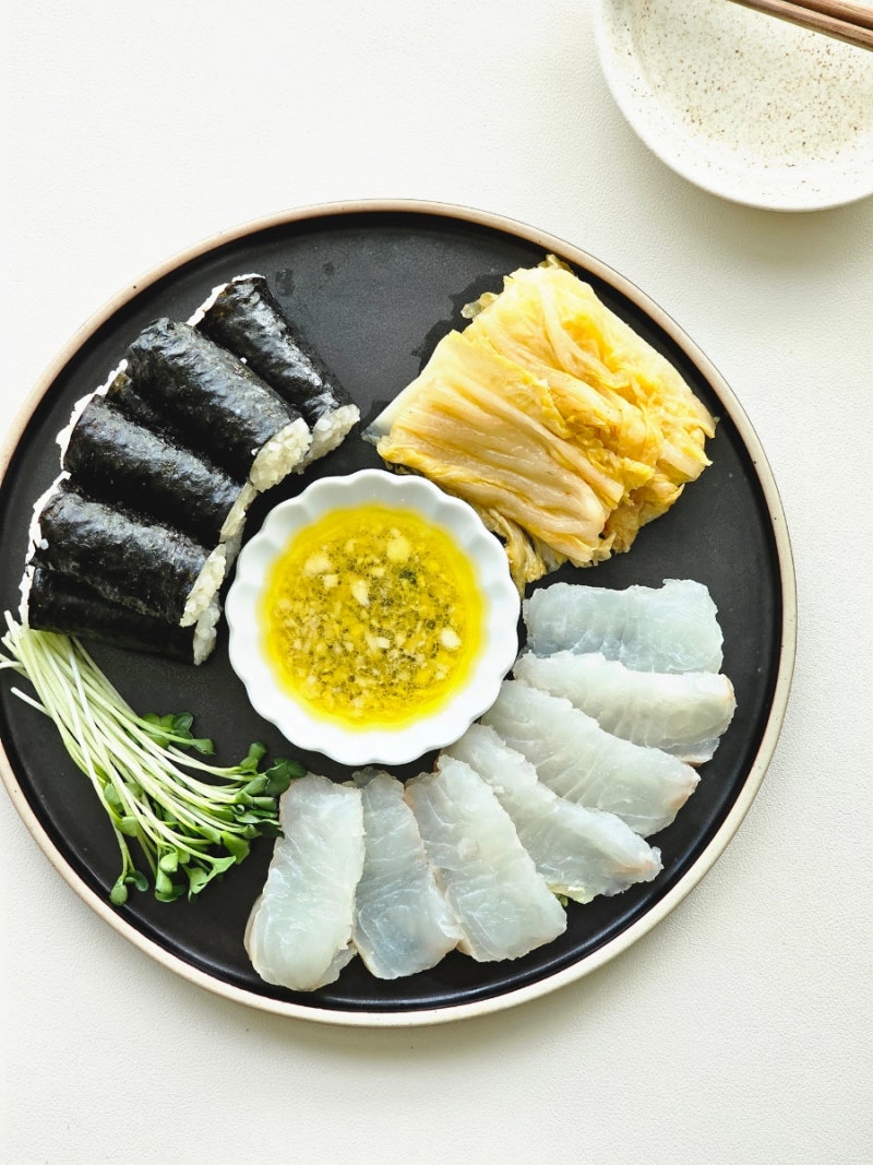 강민경 광어 소금김밥 만드는법 묵은지 광어회 김밥 요리 올리브오일 소스 레시피
