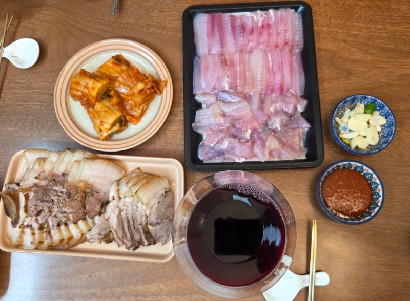 #돼지고기수육 #콜라수육레시피 #삼합 #흑산도홍어 #묵은지 #집밥요리