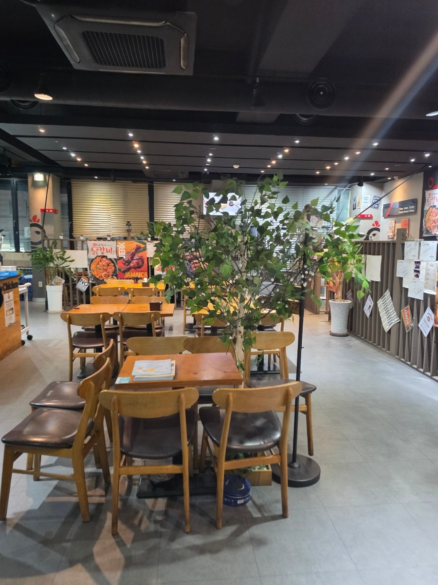 오븐에빠진닭 안산본오점 사진 2