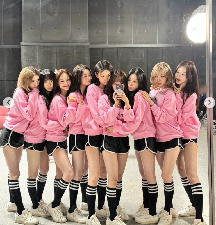  9년 만에 돌아온 아이오아이, 새 앨범 'LOOP'으로 팬심 저격 예고!