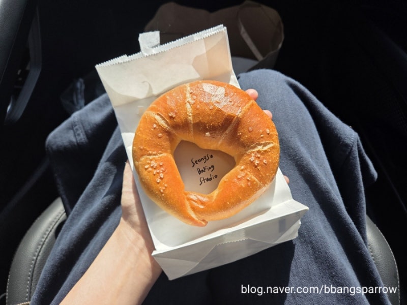 성수 베이킹 스튜디오 - 동네 단골손님 하고 싶은데 성수동에 집은 어떻게 사는 거죠?