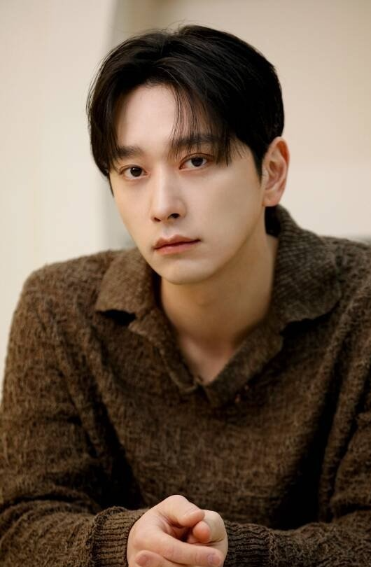 넷플릭스 '사냥개들2' 황찬성, 대역 거부한 리얼 액션과 역대급 빌런 변신 패션