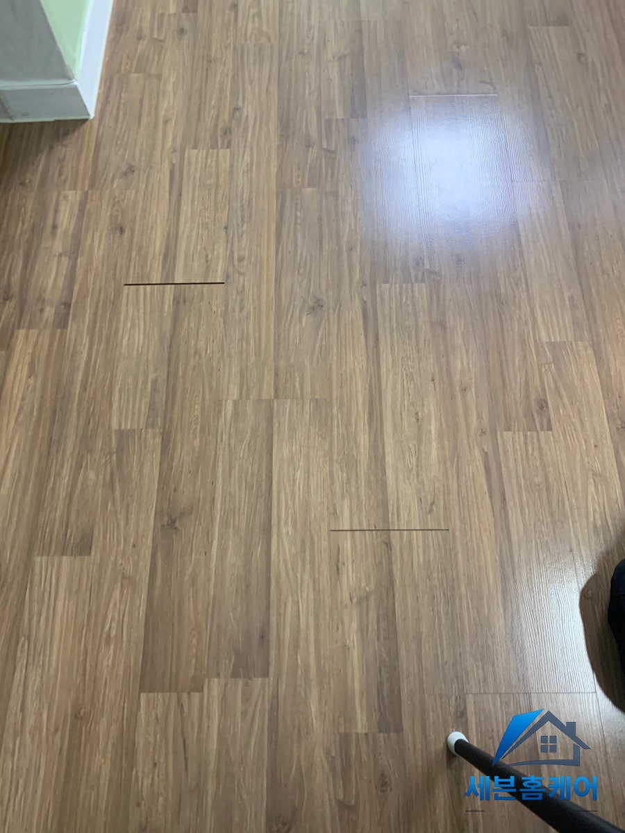안양 강화마루 틈새 벌어짐 해결! 세븐홈케어의 꼼꼼한 본딩 보수로 새 마루처럼 변신 완료