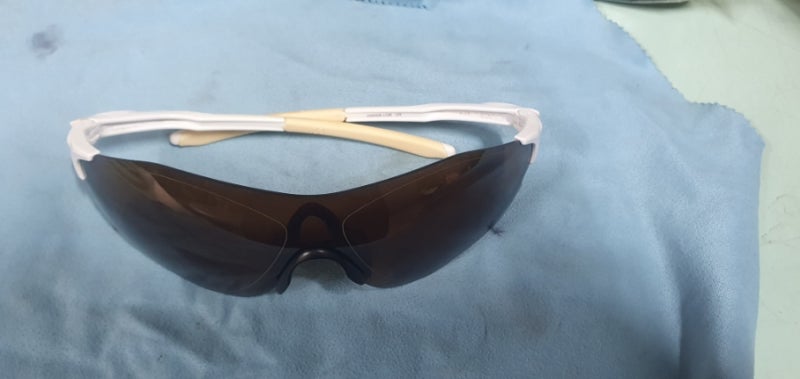 오클리 통렌즈 oakley 안경 선글라스 수리 수선 as 고무다리 코받침 코패드 렌즈교체 다리교체