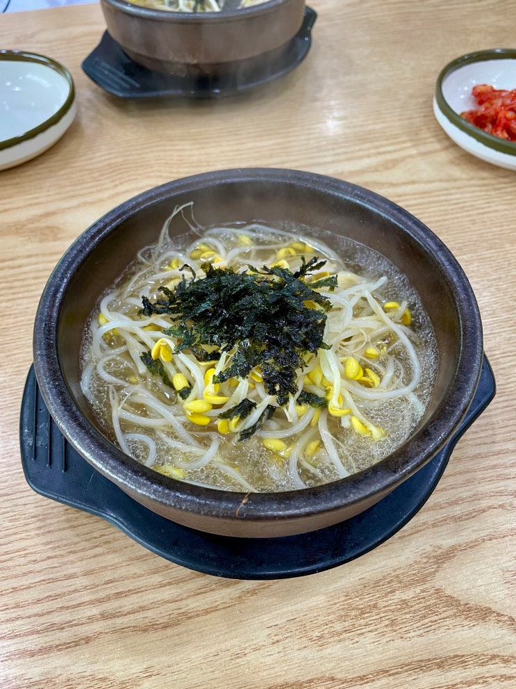 다소 칼칼한 국물 가성비 좋은 24시전주명가콩나물국밥
