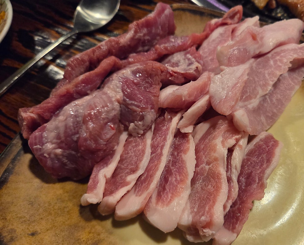 숯돼지 사진 6