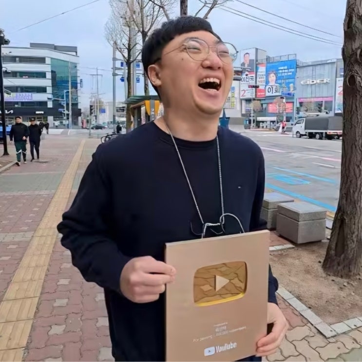  "광고단가 1억?" 돈에 미쳤다 충격 고백하더니 갑자기 딥슬립, 충주맨 영상 난리난 이유