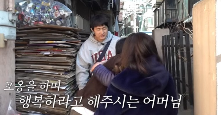 "갈비 먹고 싶었다"…기안84, 폐지 줍는 어르신 100명에 1억 기부