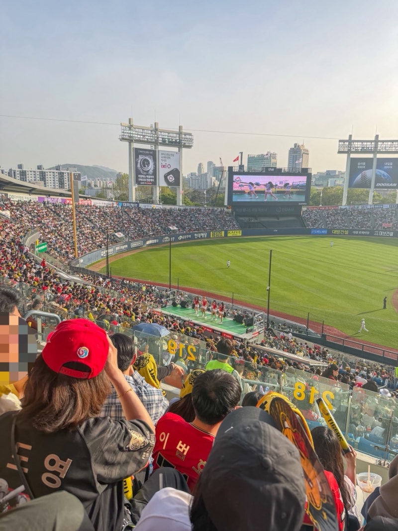 잠실야구장 직관후기! 티켓가격, 좌석배치도, 먹거리 + 3루 네이비석 326구역 시야까지