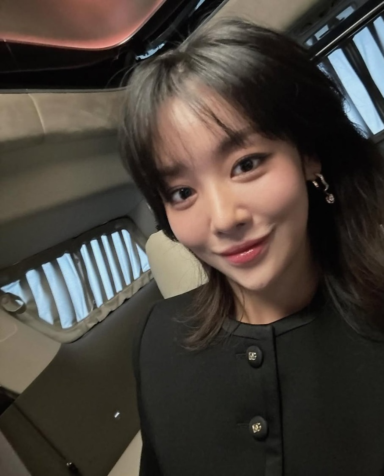 배우 차주영 수술 후 마스크 해제, 3개월 만의 눈물겨운 봄 근황과 패션 아이템