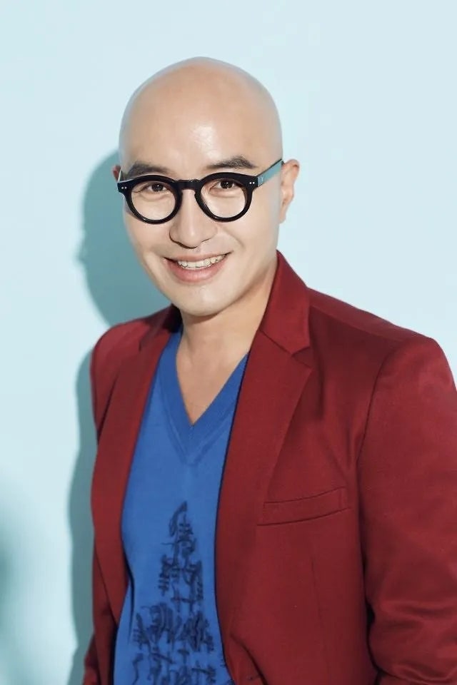 홍석천 나이 프로필 고향 학력 가족 커밍아웃 식당 근황 총정리