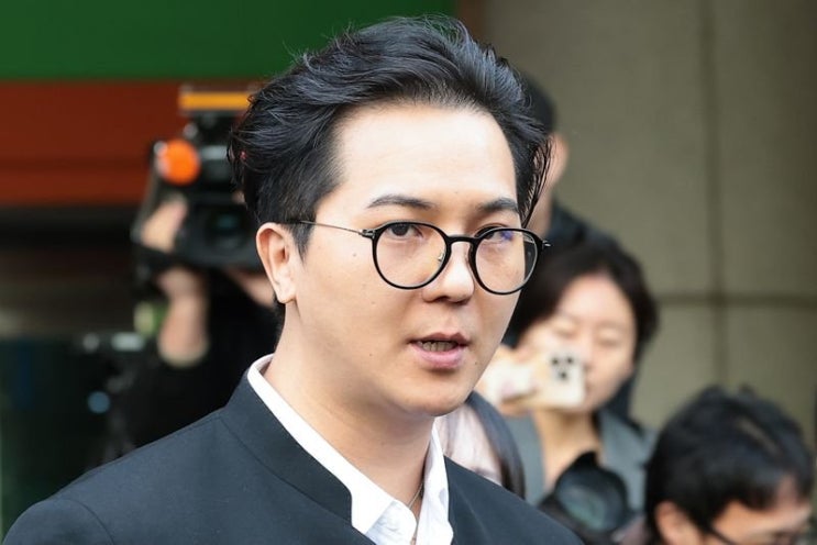 <b>송민호</b> 102일 <b>무단결근</b> 충격! 징역 구형에 재복무까지 하나요?