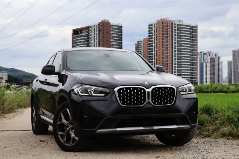"요즘 X3보다 저렴하게 출고.." 2025 BMW X4 20i xline 모의견적 정보 제원 포토 리뷰