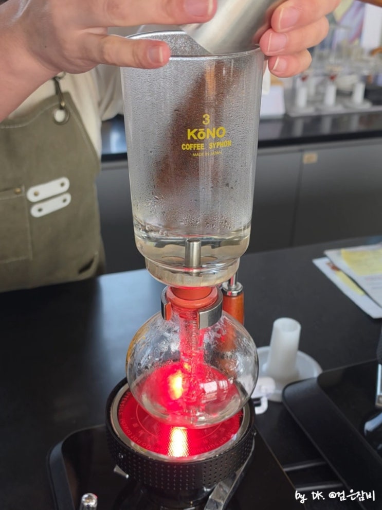  제주도 카페 서귀포 오션뷰 보며 사이폰 커피 즐긴 디저트 맛집 강정동 가볼만한곳 골든아워제주카페