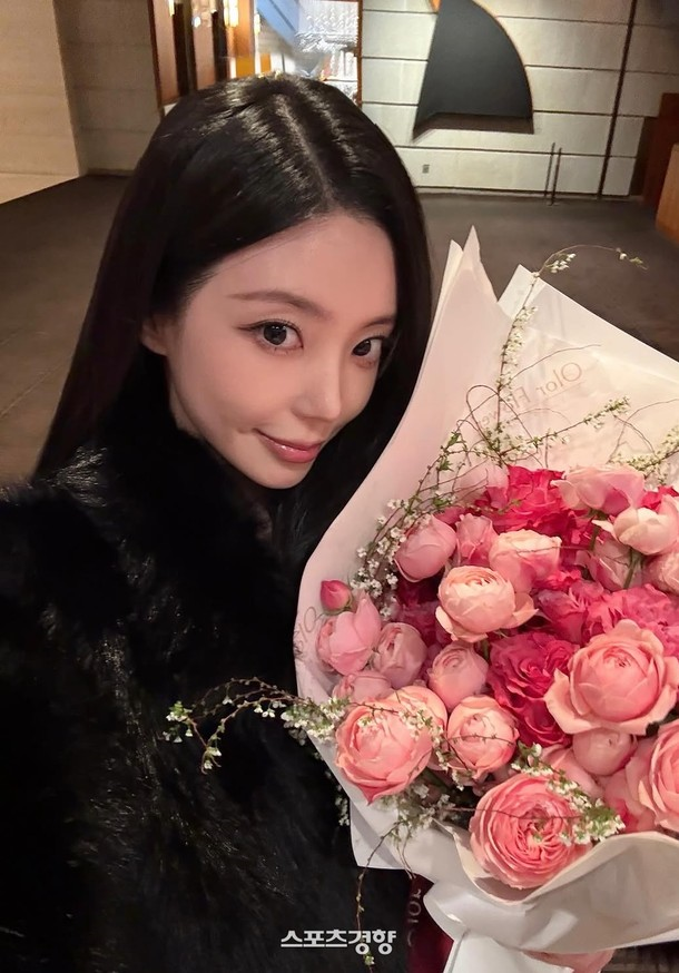 윤하정 .. 10월 결혼 "오랜 시간 함께한 연인"