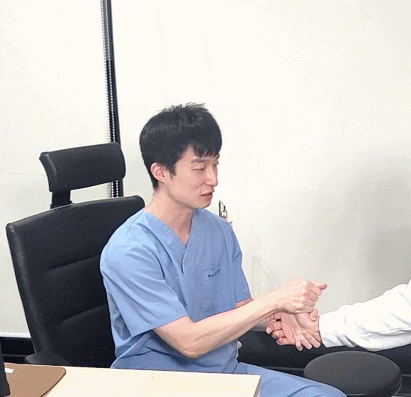  영등포 손목터널증후군 한의원, 저림 증상 이것부터 확인하세요.