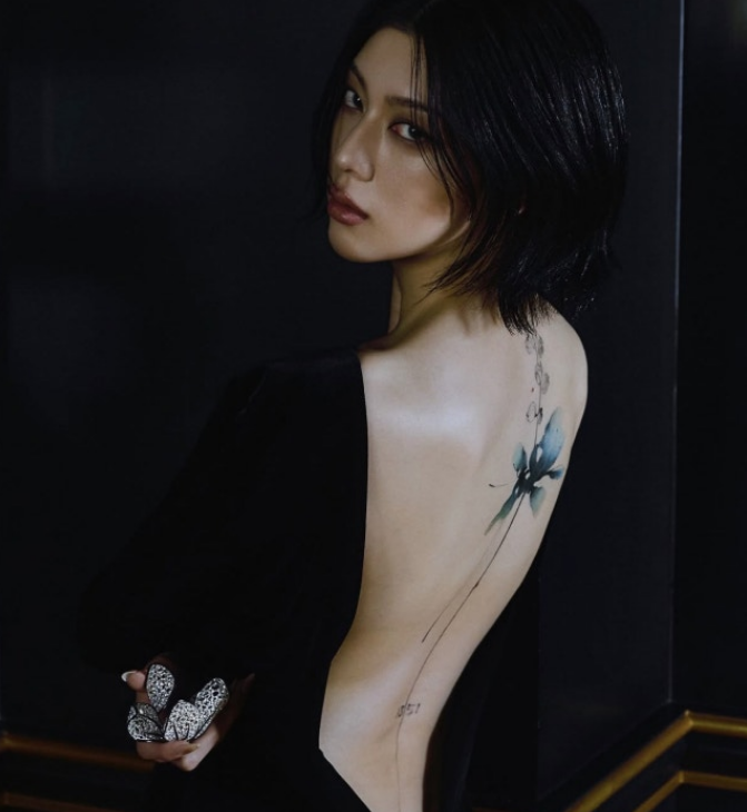  꽃 타투 공개한 여배우 소신, 미요시 아야카의 문신 반응