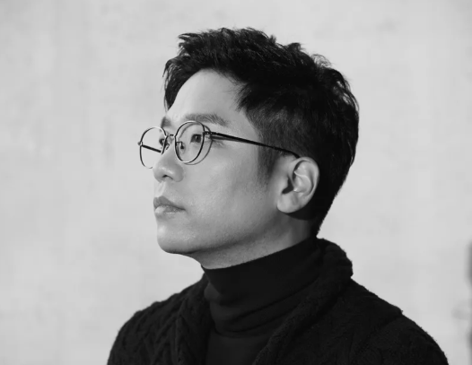 싱어송라이터 이적, 달팽이부터 당연한 것들까지 삶의 시를 쓰는 뮤지션