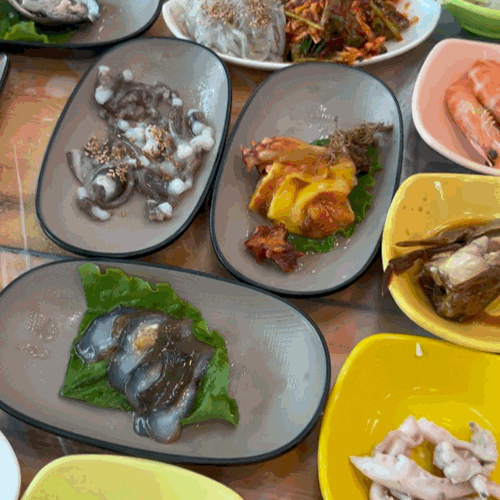 당진 맛집 :: 왜목마을 섬마을횟집:: 푸짐한 스끼다시와 제철 실치회까지 나오는 곳
