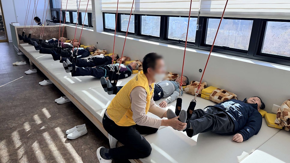 보령주야간보호 어르신 일상에 활력을 더하는 금빛사랑주야간보호센터