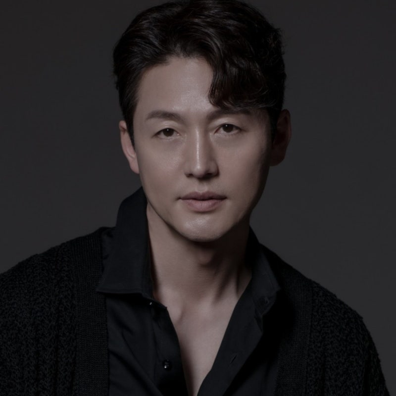 배우 이정진의 9살연하 전 여친 누구길래.. "이번엔 다르다"는데..