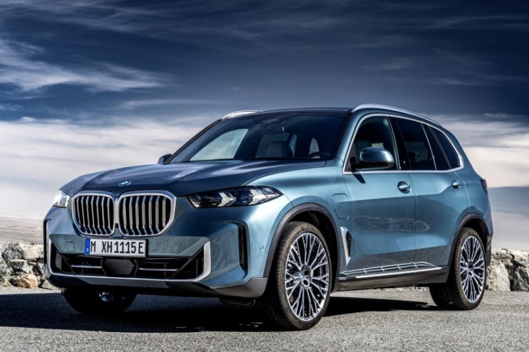  2026 BMW X5 플러그인 하이브리드, 1300만 원대 가격으로 연비와 성능 두 마리 토끼 잡다!