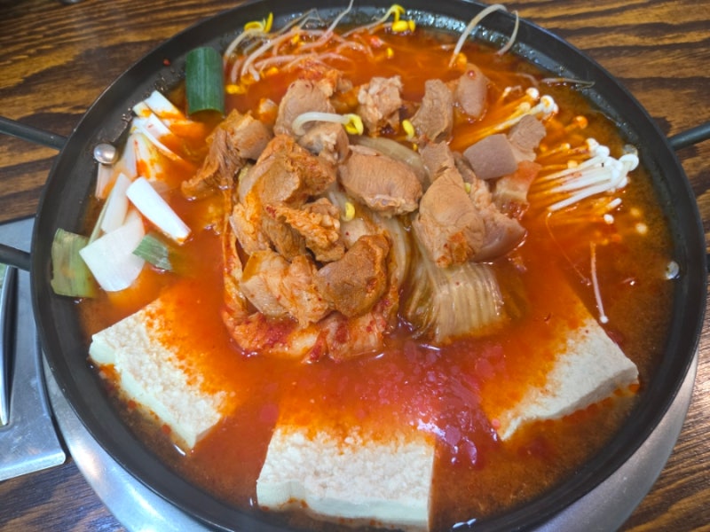 대전시 중구 대흥동 쫄데기 찌개 맛집 돼지고기 김치찌개 맛집 대흥동쫄데기