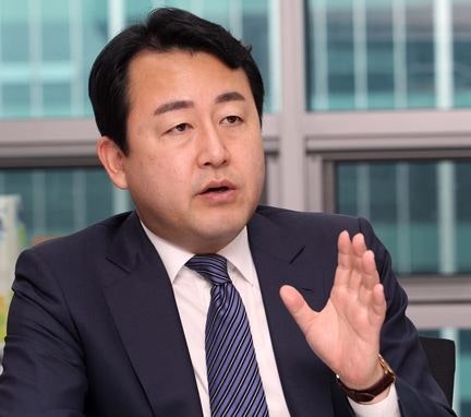 평택을 보궐, 김용남 대 조국 과거 악연에서 선거 라이벌로 재회하나?