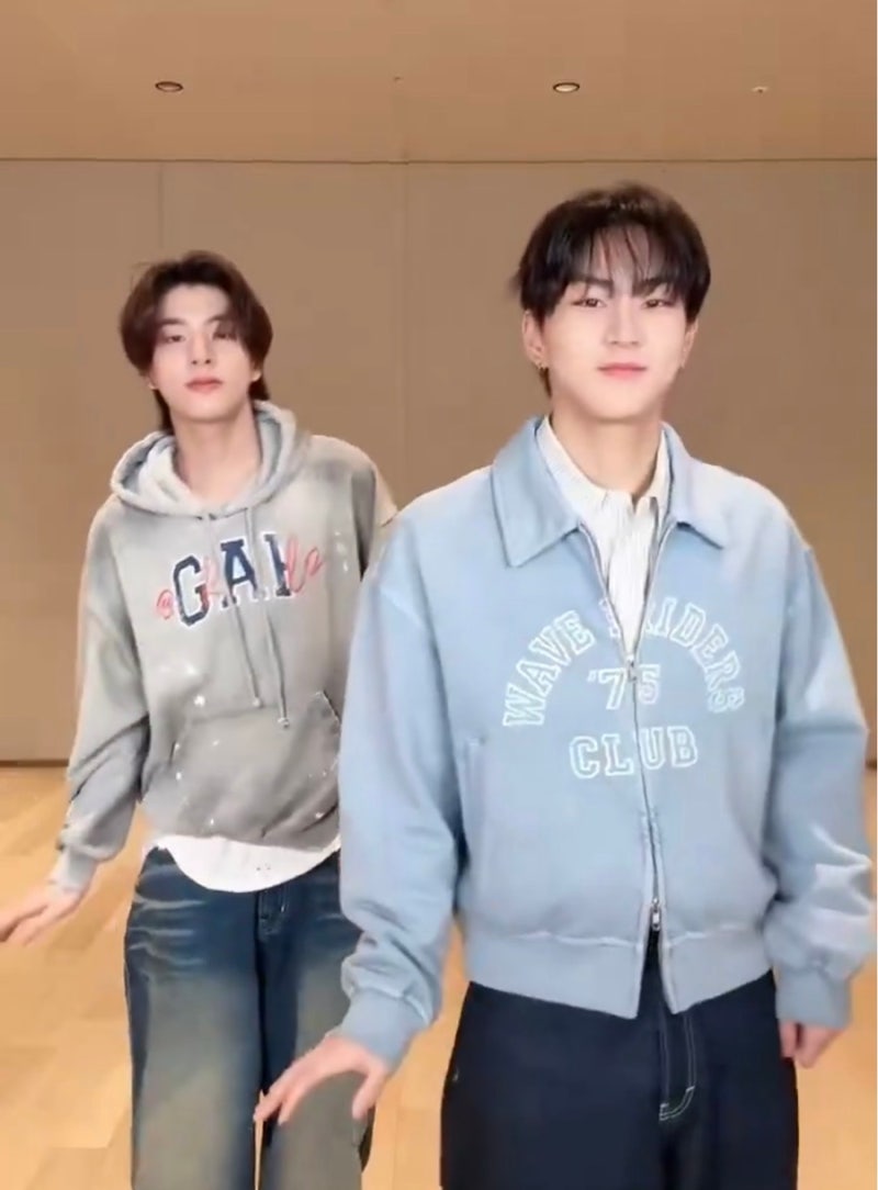 220423 ENHYPEN Jake & 禎元：Gap 連帽衫、天藍色拉鍊外套、Instagram Reels 與 TikTok