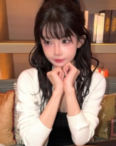   "진정한 근수저 부부 탄생?" 180만 유튜버 말왕모델 유경, '몰래' 혼인신고 끝냈다!