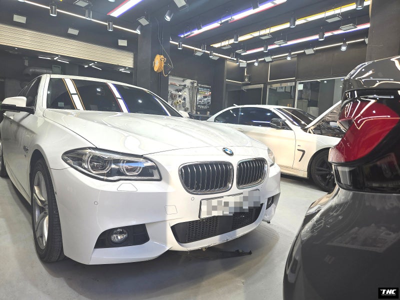 BMW 520d 교체 아닌 차량 도색 비용과 범퍼 찢어짐 복원 보시죠!