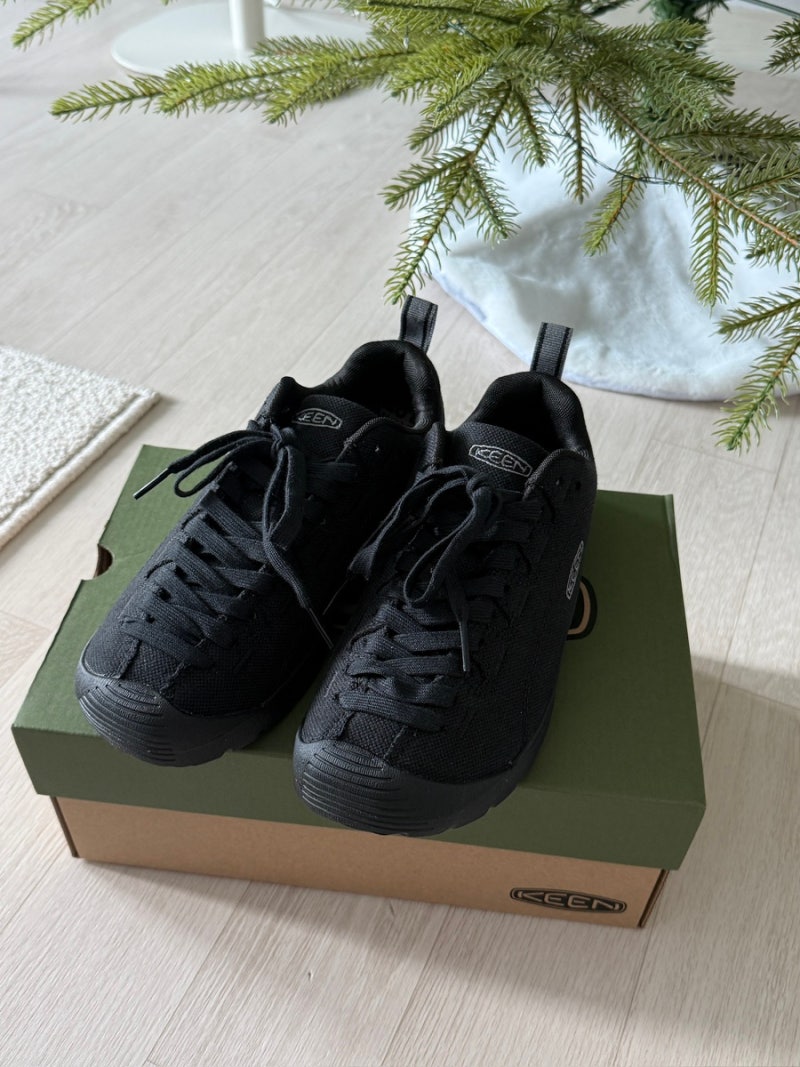 ⚫️Keen 킨 재스퍼 캔버스 블랙 여성 스니커즈 :: 230 사이즈 (발편한 올블랙 운동화 추천)⚫️