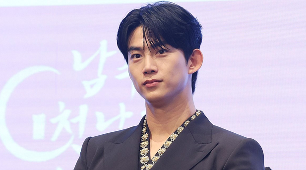 옥택연 신라호텔 영빈관 결혼, 10년 열애 결실 "2PM 축가 속 품절남 합류" 와이프는 누구? (지혜....