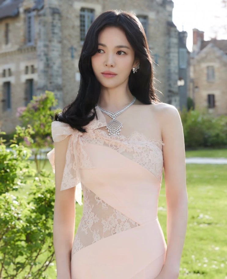  송혜교 C컬 변신 전후, 왜 다시 화제일까? 소피 마르소 느낌까지