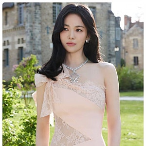 송혜교 소피 마르소 투샷 공개 프랑스 현지 행사 넷플릭스 복귀작 근황