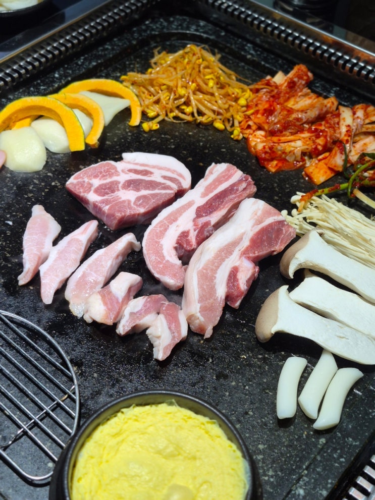  청라고기집 왕돌판구이한판 돌판 제주 삼겹살