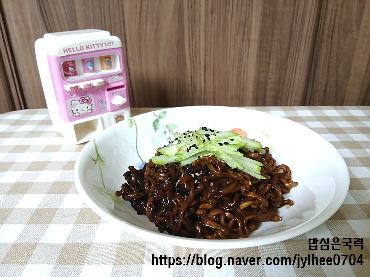 전자레인지로 간편하게! 짜파게티 1인분 초간단 레시피