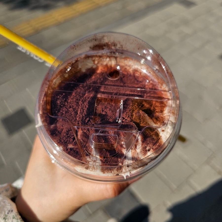 컴포즈커피 충주칠금점 사진 6