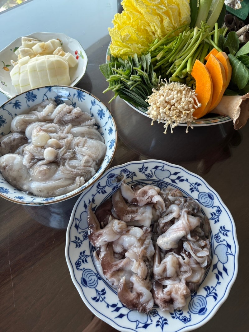 쭈꾸미 샤브샤브 재료 :1kg 몇인분 몇마리 알쭈꾸미 손질법