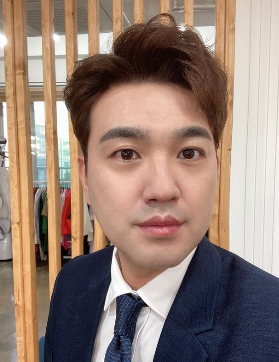 <b>김선근 아나운서</b> 프로필 아내 나이 미스터트롯 근황 정리