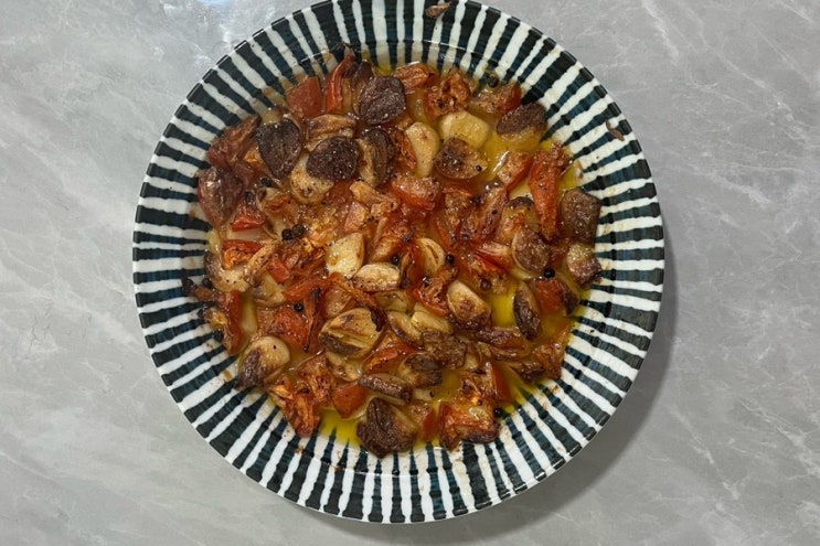  캥거루족의 냉털메뉴: 토마토마늘콩피 만들기