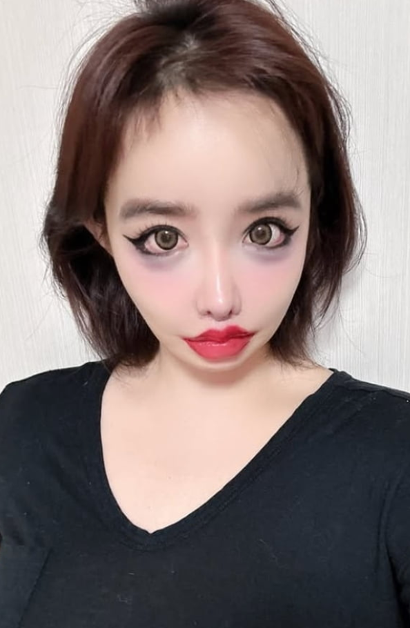 삭제하더니 또? 박봄, 멈추지 않는 '산다라박 마약설' 주장의 전말 ⚠️
