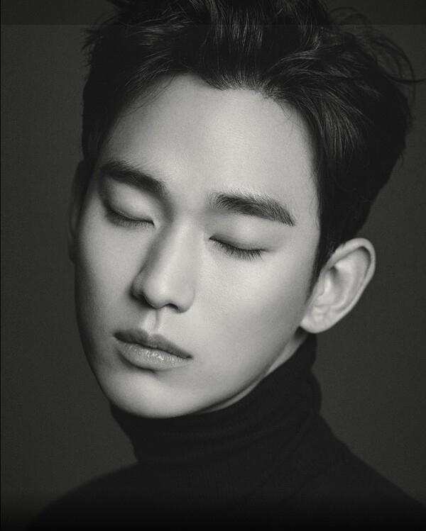  김수현 멈춰버린 1년…화장품사 28억 소송 또 연기, 복귀는 언제쯤?