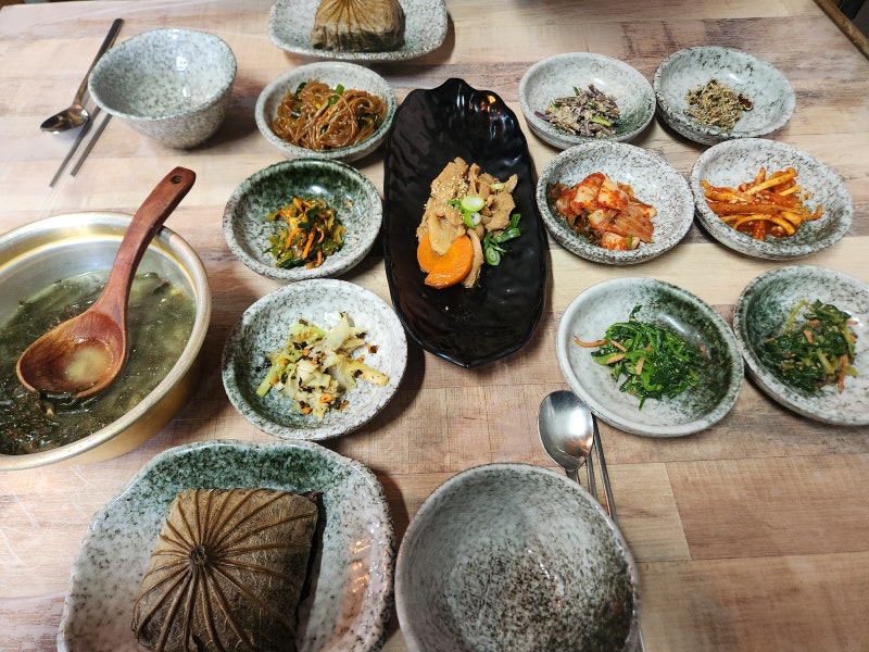 [태안]연옥당 : 허영만 백반기행 태안 맛집 연잎밥 정식 후기 (청산수목원 근처)