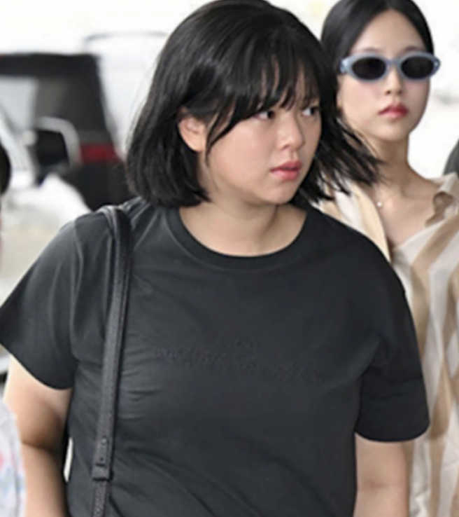 Cushing's Syndrome Experienced by TWICE's Jeongyeon: What are the Steroid Side Effects?