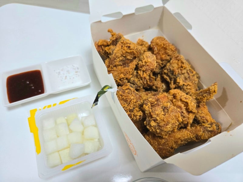 BHC 치킨 메뉴 추천 핫후라이드 일반 콤보 가격 칼로리 설사 맵기