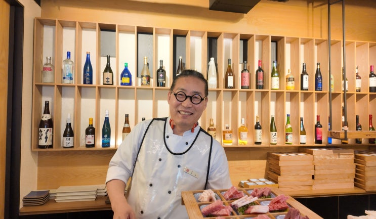  [강남 룸식당 추천] 바이어의 마음을 여는 마법, 침묵을 채우는 15코스의 비밀